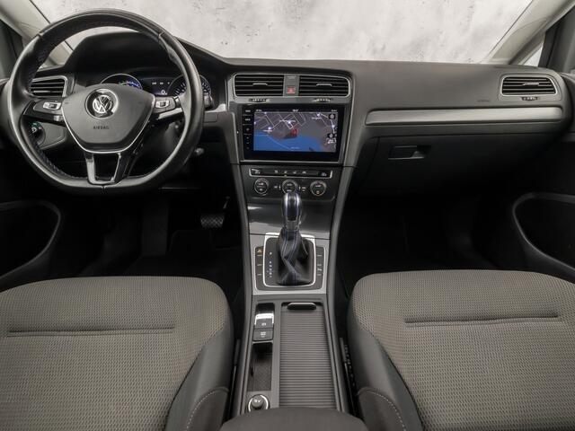 Volkswagen e-Golf 100 kW Sportline Automaat (APPLE CARPLAY, SOH 89,7%, GROOT NAVI, CLIMATE, SPORTSTOELEN, LED KOPLAMPEN, PARKEERSENSOREN, NIEUWSTAAT)