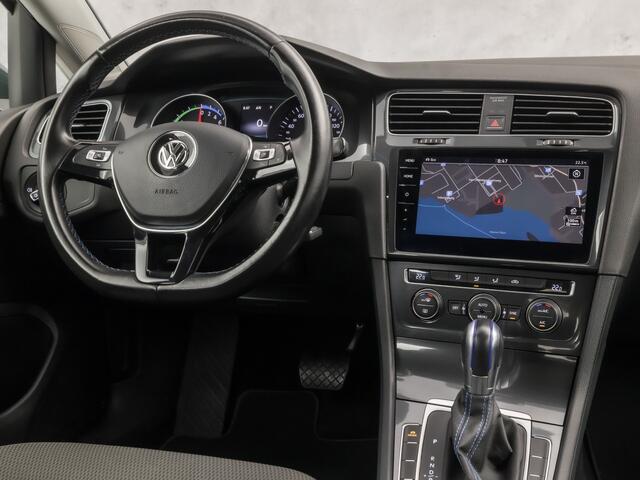 Volkswagen e-Golf 100 kW Sportline Automaat (APPLE CARPLAY, SOH 89,7%, GROOT NAVI, CLIMATE, SPORTSTOELEN, LED KOPLAMPEN, PARKEERSENSOREN, NIEUWSTAAT)