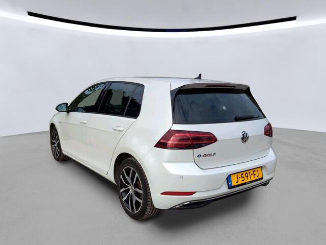 Volkswagen e-Golf E-DITION / SOH 91%/ AUTOMAAT/ DYNAUDIO/ CLIMATE/ NAVI/ PARK. SENSOREN + CAMERA/ CRUISE/ 17" LMV