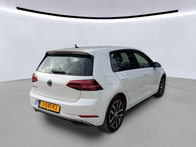 Volkswagen e-Golf E-DITION / SOH 91%/ AUTOMAAT/ DYNAUDIO/ CLIMATE/ NAVI/ PARK. SENSOREN + CAMERA/ CRUISE/ 17" LMV