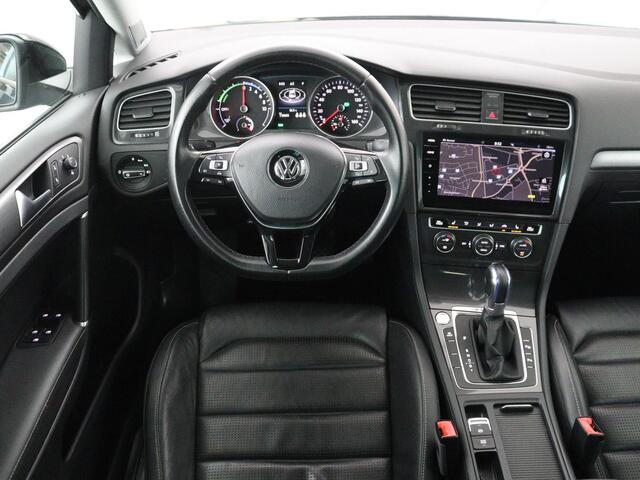 Volkswagen e-Golf | SOH 91.3% | Leder | Dynaudio | Stoelverwarming | Adaptive cruise | Carplay | Navigatie | Park assist | Climate control | Xenon |