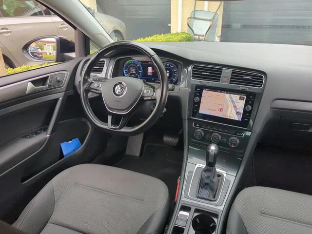 Volkswagen e-Golf E-DITION / SOH 93%/ AUTOMAAT/ ADAPTIVE CRUISE/ PARKEER SENSOREN/ DIGITAL DASH/ NAVI/ CLIMA/ LED/ 16'' LMV