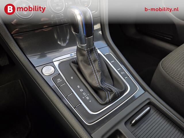 Volkswagen e-Golf Warmtepomp Achteruitrijcamera Stoelverwarming NL Auto! | DAB | Navigatie | Adaptive Cruise Control