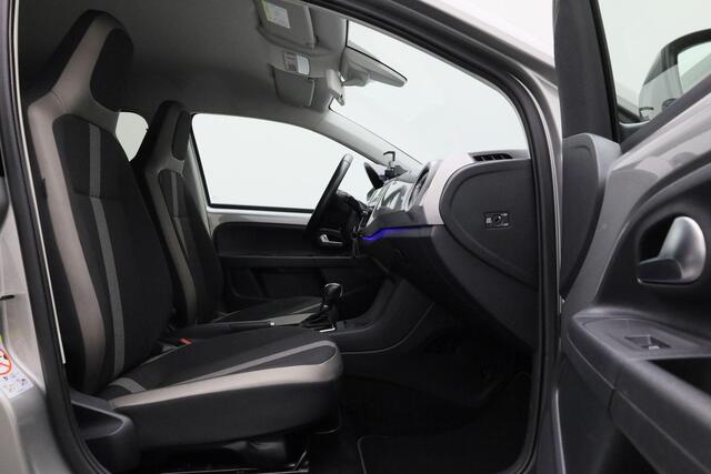 Volkswagen e-Up e-Up! 82 pk | Stoelverwarming | Parkeersensoren achter | Navigatie via App | Cruise Control