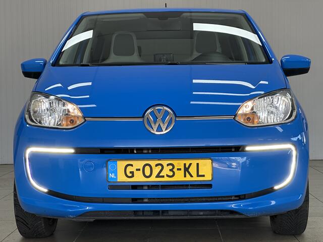 Volkswagen e-Up e-Up! High Up!/ Half-Leder/ Navi/ Stoelverw./ 15'' LMV/ PDC/ Cruise/ Clima/ Elek. pakket/ Isoifx/ Bluetooth/ LEDER. Stuur/ LED Dagrijverl./ Extra getint glas/ Chroom.