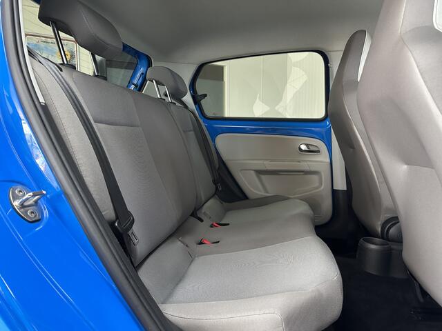 Volkswagen e-Up e-Up! High Up!/ Half-Leder/ Navi/ Stoelverw./ 15'' LMV/ PDC/ Cruise/ Clima/ Elek. pakket/ Isoifx/ Bluetooth/ LEDER. Stuur/ LED Dagrijverl./ Extra getint glas/ Chroom.