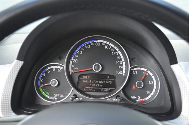 Volkswagen e-Up e-Up! | Auto. airco/Stoelverw/Bluetooth | 205km actieradius. Financiering mogelijk! Stoelverw/Bluetooth |