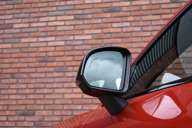 Volvo C40 Single Motor Plus 238PK RWD 69 kWh | Apple Carplay | Warmtepomp | Sfeerverlichting |