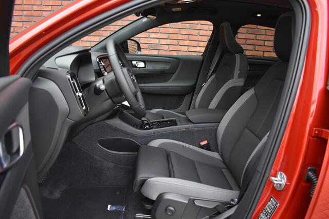 Volvo C40 Single Motor Plus 238PK RWD 69 kWh | Apple Carplay | Warmtepomp | Sfeerverlichting |
