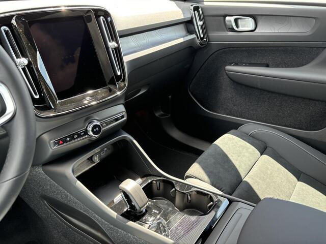 Volvo C40 Extended Range Plus - VOORAADAUTO - | 20" LM velgen | Microtech/Nubuck bekleding | Warmtepomp | Panoramadak