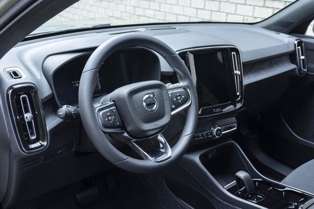Volvo C40 Single Motor Extended Range Plus 82 kWh | Panoramadak | Warmtepomp | Stoel- en stuurverwarming | 20 Inch velgen | Direct leverbaar | Parkeercamera