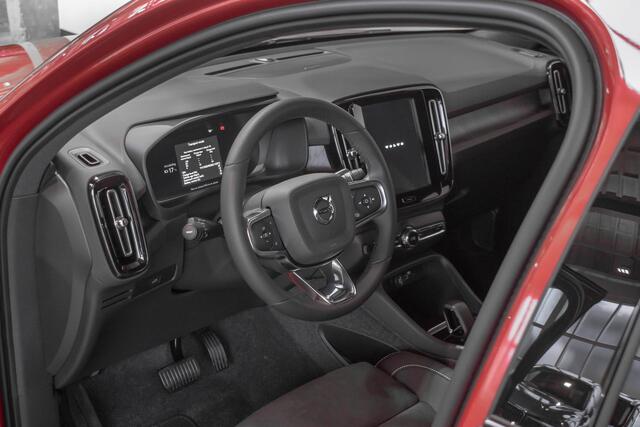 Volvo C40 Single Motor Extended Range Ultimate 82 kWh |Warmtepomp| 20" Lichtmetalen Wielen | Harman Kardon Premium Audio | Elektrisch Verstelbare Voorstoelen | 360° Camera | Panoramadak| Adaptieve Cruise Control| Blind Spot.