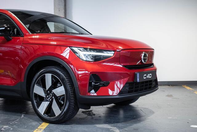 Volvo C40 Single Motor Extended Range Ultimate 82 kWh |Warmtepomp| 20" Lichtmetalen Wielen | Harman Kardon Premium Audio | Elektrisch Verstelbare Voorstoelen | 360° Camera | Panoramadak| Adaptieve Cruise Control| Blind Spot.