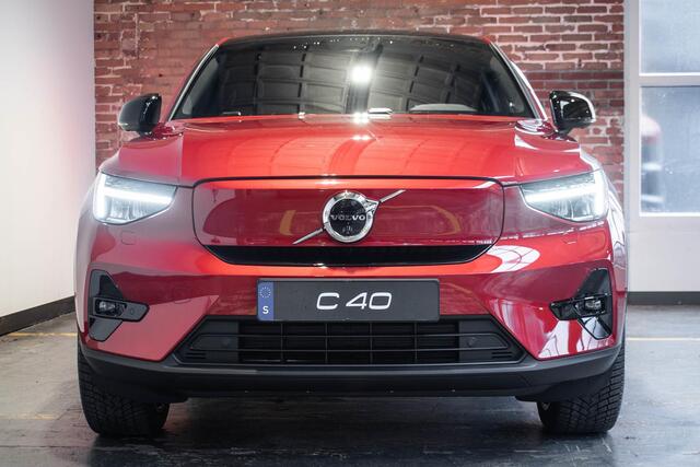 Volvo C40 Single Motor Extended Range Ultimate 82 kWh |Warmtepomp| 20" Lichtmetalen Wielen | Harman Kardon Premium Audio | Elektrisch Verstelbare Voorstoelen | 360° Camera | Panoramadak| Adaptieve Cruise Control| Blind Spot.
