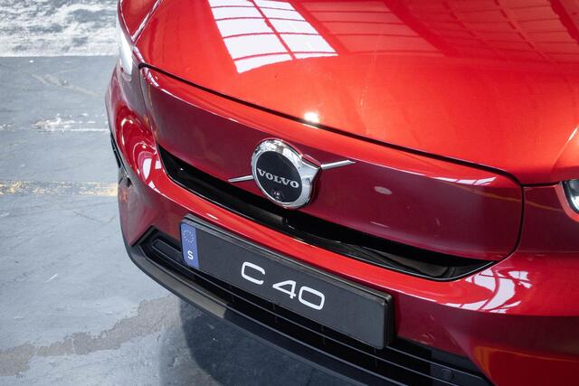 Volvo C40 Single Motor Extended Range Ultimate 82 kWh |Warmtepomp| 20" Lichtmetalen Wielen | Harman Kardon Premium Audio | Elektrisch Verstelbare Voorstoelen | 360° Camera | Panoramadak| Adaptieve Cruise Control| Blind Spot.