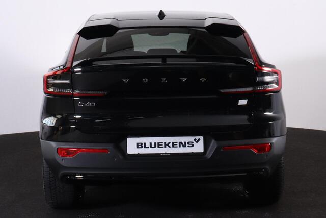 Volvo C40 Single Motor Extended Range Ultimate 82 kWh - Panoramadak - IntelliSafe Assist & Surround - Parkeercamera achter - Verwarmde voorstoelen & stuur - Parkeersensoren voor & achter - Warmtepomp - Draadloze tel. lader - Extra getint glas - 20' LMV
