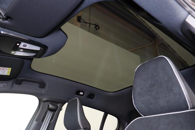 Volvo C40 Single Motor Extended Range Ultimate 82 kWh - Panoramadak - IntelliSafe Assist & Surround - Parkeercamera achter - Verwarmde voorstoelen & stuur - Parkeersensoren voor & achter - Warmtepomp - Draadloze tel. lader - Extra getint glas - 20' LMV