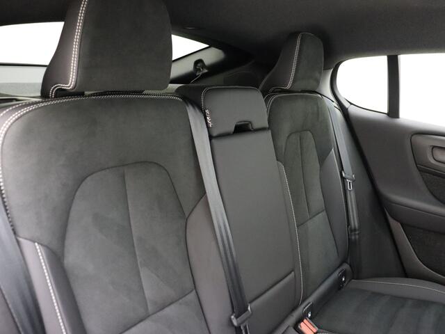 Volvo C40 Recharge Twin Intro Edition 78 kWh Key Less | 20 inch LM | Park assist Camera | Pano Dak | Draadloos opladen