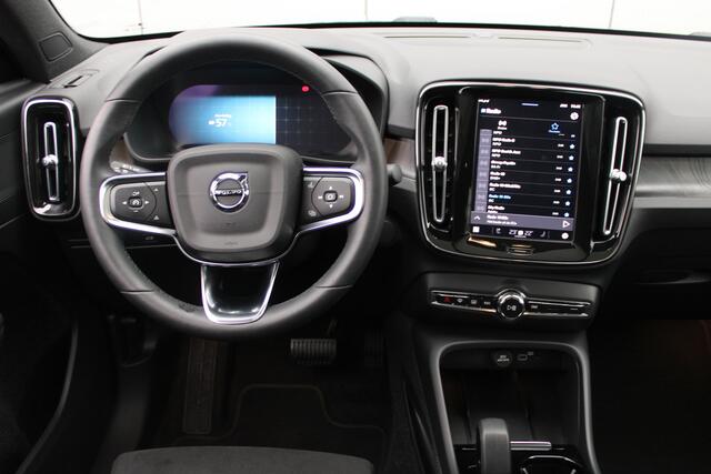 Volvo C40 Single Motor Plus 69 kWh | Trekhaak | Adaptieve Cruise Control | Warmtepomp