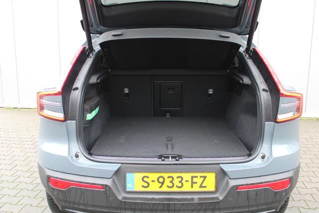 Volvo C40 Single Motor Plus 69 kWh | Trekhaak | Adaptieve Cruise Control | Warmtepomp