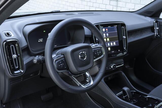 Volvo C40 Single Motor Extended Range Plus 82 kWh | Warmtepomp | 20"Lichtmetalen velgen | Google Infotainment | Stoel- en stuurverwarming | Adaptieve Cruise Control| Blind Spot