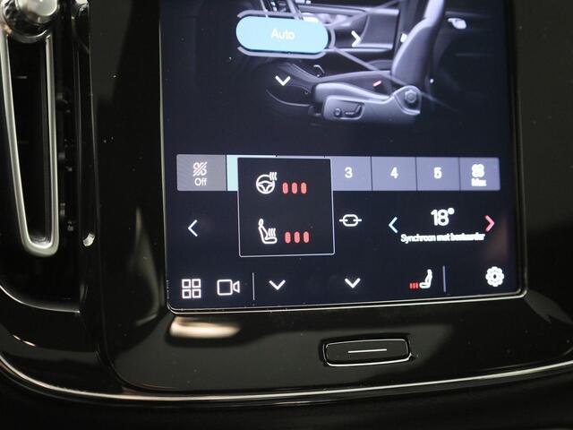 Volvo C40 Recharge Core 69 kWh | Panoramadak | Navigatie | Camera