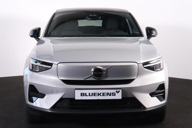 Volvo C40 Recharge Plus 69 kWh - Panoramadak - IntelliSafe Assist & Surround - Parkeercamera achter - Verwarmde voorstoelen & stuur - Parkeersensoren voor & achter - Draadloze tel. lader - Warmtepomp - Extra getint glas - 20' LMV