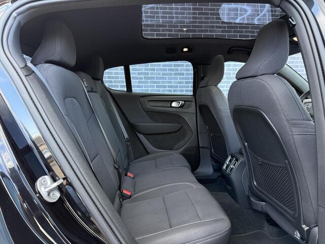Volvo C40 Single Motor Plus 69 kWh | Blis | Adaptieve Cruise controle | Stuur + Stuur verwarming | Warmtepomp | Keyless | Camera |