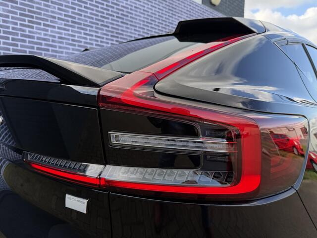 Volvo C40 Single Motor Plus 69 kWh | Blis | Adaptieve Cruise controle | Stuur + Stuur verwarming | Warmtepomp | Keyless | Camera |