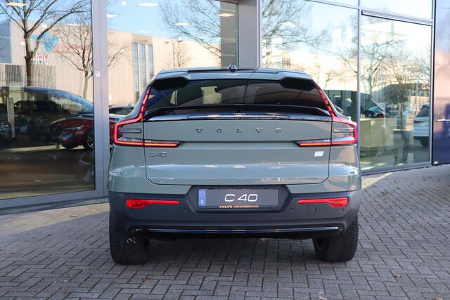Volvo C40 Single Motor Extended Range Ultimate Warmtepomp l Adaptieve Cruise Control met Pilot Assist l Blind Spot Information System l Panoramadak l Elektrische bestuurdersstoel met geheugen l Elektrische passagiersstoel l Verwarmbare voorstoelen l Verwarmbaar stu