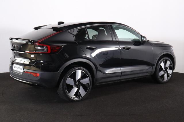 Volvo C40 Extended Range Ultimate 82 kWh - Panoramadak - IntelliSafe Assist & Surround - Verwarmde voorstoelen & stuur - Parkeersensoren voor & achter - Elektr. bedienb. voorstoelen met geheugen links - Draadloze tel. lader - Warmtepomp - Extra getint glas - Elektr