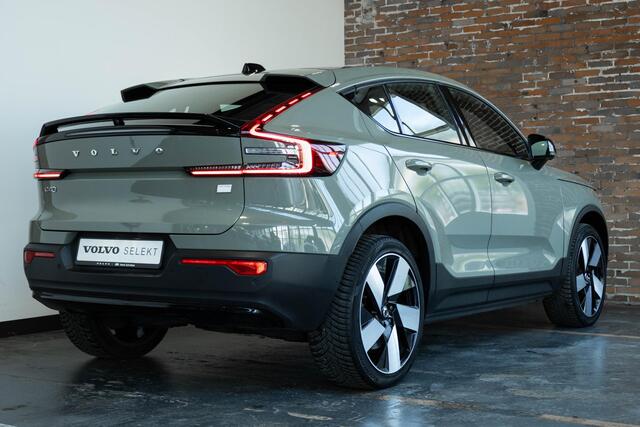 Volvo C40 Recharge Ultimate 69 kWh |Warmtepomp| Adaptieve Cruise Control| Blind spot| Semi Elektrische trekhaak | Verwarmbare stoelen met stuurwiel | Panoramadak| Premium Audio| Electrisch Bedienbare voorstoelen.