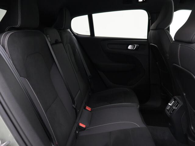 Volvo C40 RECHARGE TWIN ULTIMATE 78 kWh 408 PK SAGE GREEN + ELEK. TREKHAAK | 20 INCH | PANORAMA | PILOT ASSIST | ACC | HK