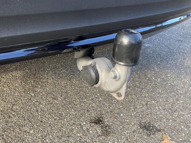 Volvo C40 Recharge Plus 69 kWh STOEL/ STUURVERW. | PANO| WARMTEPOMP| ELEK. TREKHAAK| ELEK. ACHTERKLEP| DODE HOEK|