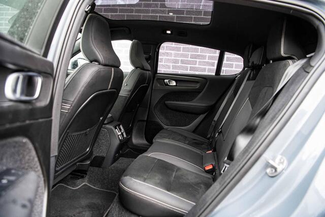 Volvo C40 Recharge Plus 69 kWh | Adaptieve cruise control | Panorama dak | Stoel/stuurverwarming | Blis | 20" | Keyless entry |