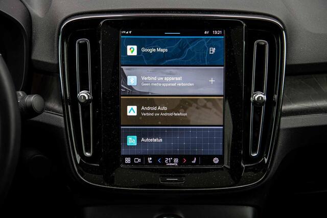 Volvo C40 Recharge Plus 69 kWh | Adaptieve cruise control | Panorama dak | Stoel/stuurverwarming | Blis | 20" | Keyless entry |