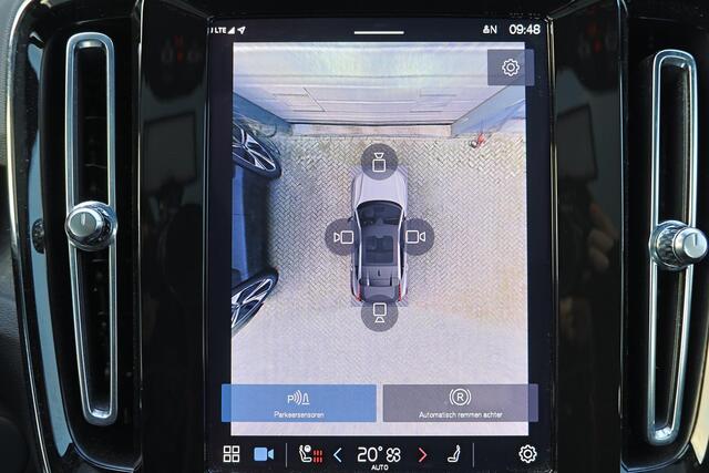 Volvo C40 Recharge Ultimate 69 kWh - Panoramadak - IntelliSafe Assist & Surround - 360º Camera - Harman/Kardon audio - Verwarmde voorstoelen & stuur - Parkeersensoren voor & achter - Elektr. bedienb. voorstoelen met geheugen links - Draadloze tel. lader - Elektr. i