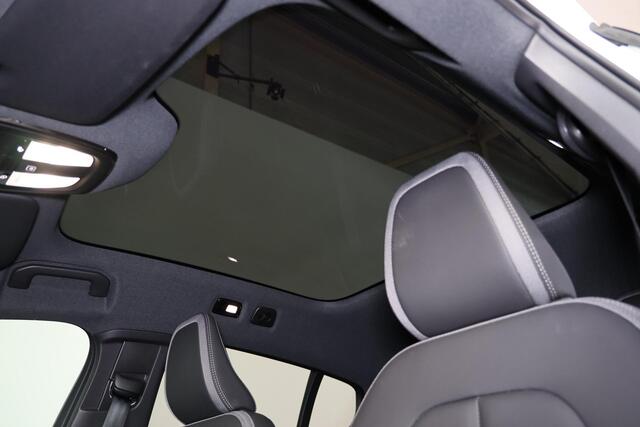 Volvo C40 Plus 69 kWh - Panoramadak - IntelliSafe Assist & Surround - Parkeercamera achter - Verwarmde voorstoelen & stuur - Parkeersensoren voor & achter - Warmtepomp - Draadloze tel. lader - Extra getint glas - 20' LMV