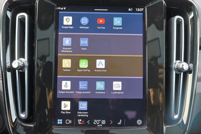 Volvo C40 Plus 69 kWh - Panoramadak - IntelliSafe Assist & Surround - Parkeercamera achter - Verwarmde voorstoelen & stuur - Parkeersensoren voor & achter - Warmtepomp - Draadloze tel. lader - Extra getint glas - 20' LMV