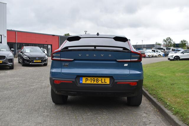 Volvo C40 Recharge 408PK Twin Intro Edition 78 kWh | 20" LMV | Trekhaak | Harman/Kardon | Getint glas | Panoramadak | Elektrische Stoelen |