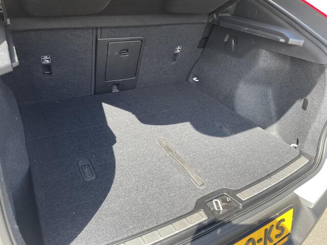 Volvo C40 Recharge Twin Ultimate 78 kWh | 94,1 % SOH | Panoramadak | All Season banden | 360 Graden Camera