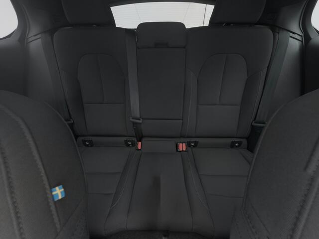 Volvo C40 Recharge Core 69 kWh | PANO | CAMERA | STOEL- EN STUURVERW.