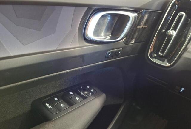 Volvo C40 Recharge Twin Intro Edition 78 kWh | SOH: 94% | 20" velgen | Warmtepomp | Stoel/stuur verwarming | Adaptieve Cruise | Memory | Power Seat | Harman/Kardon | 360° Camera | Keyless entry/start | BLIS |