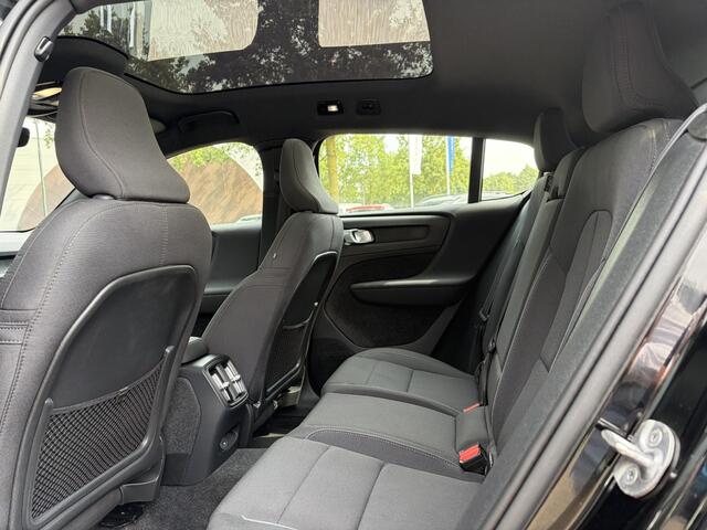 Volvo C40 Recharge Core 69 kWh 26.000 KM | SOH 96% | Panorama | Stoel- & Stuurverwarming | Achteruitrijcamera | Volvo Dealer Onderhouden | All-in incl. 12 mnd BOVAG Garantie |