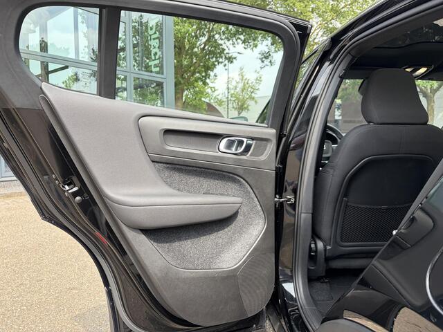 Volvo C40 Recharge Core 69 kWh 26.000 KM | SOH 96% | Panorama | Stoel- & Stuurverwarming | Achteruitrijcamera | Volvo Dealer Onderhouden | All-in incl. 12 mnd BOVAG Garantie |