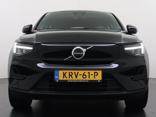 Volvo C40 Single Motor Core 70 kWh VOLVO DEALER ONDERHOUDEN| ACHTERUITRIJCAMERA| PANORAMADAK| STOEL + STUURVERWARMING| RIJKLAARPRIJS INCL. 12 MAANDEN BOVAG GARANTIE|