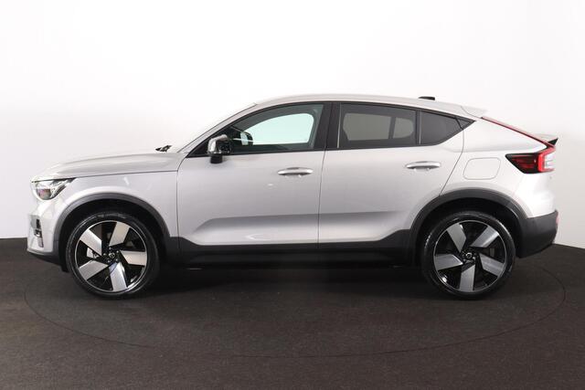 Volvo C40 Single Motor Extended Range Ultimate 82 kWh - Panoramadak - IntelliSafe Assist & Surround - 360º Camera - Harman Kardon audio - Adaptieve LED koplampen - Verwarmde voorstoelen & stuur - Parkeersensoren voor & achter - Elektr. bedienb. voorstoelen met gehe