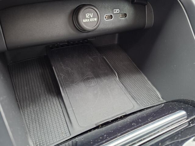 Volvo C40 SOH 90% Core 69 kWh Carplay Pano Elek.Trekhaak Camera Orig.NL Voll.Onderhouden!