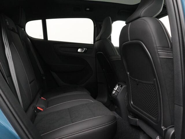 Volvo C40 Extended Plus 82 kWh | Adaptive cruise | Trekhaak | Getint Glas