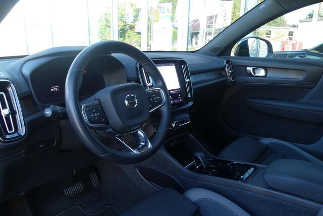 Volvo C40 Single Motor Plus 69 kWh ELEKT. TREKHAAK, PANO, LEER, WINTER PACK, ADAPT. CRUISE, CLIMA, NAVI, CAMERA, PDC V&A, APPLE CARPLAY/ANDROID AUTO, BLIS, KEYLESS, ELEKT. ACHTERKLEP, 51.771KM